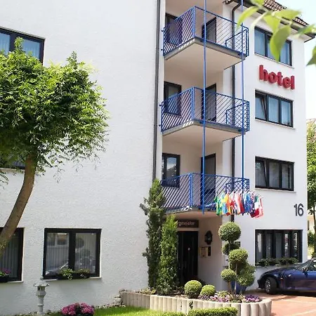 Hotel Astoria Am Urachplatz-2
